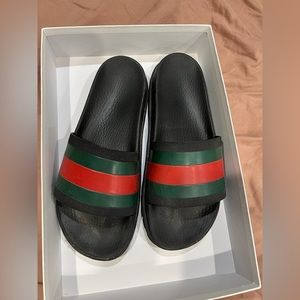 MENS GUCCI SLIDES